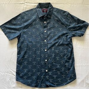 UNTUCKit Blue Short Sleeve Shirt with White Golf Pattern (Medium)